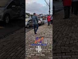 Acidente de trânsito na Rua Hermínio Maffessoni, no bairro Berger, em Caçador