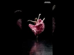 Ballerina transforms into a flower 🌸 😱