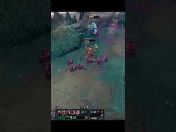 what's he doing? 🥸 #leagueoflegends #gaming #riotgames