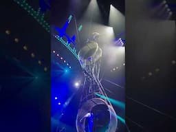 the end pose is a must 😎 | Cirque du Soleil