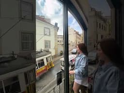 #lisbon #portugal #visitlisbon #lisbontour #tourlisbon #traveloveys #beidiaries #tram28 #lisboa