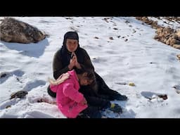 The life of an orphaned mother and daughter in the cold and snowy mountains of Sakhti