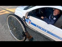 La police nous surprend avec des pièces volées dans les mains ! Pêche à l'aimant