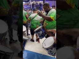 Esquenta da bateria da Mocidade