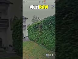 Drohnenflug-Perspektive: Häuser und Strassen aus der Luft!