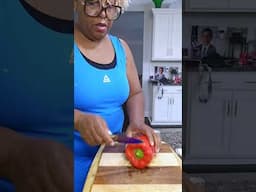 The RIGHT way to Cut a BELL PEPPER!  #shorts