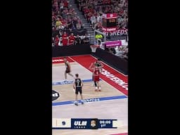 Vladimir Lucic dropping dimes all night 🎯🏀