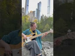 Susi plays 'American Boy' by Estelle #bassplayer #thomann #newyork