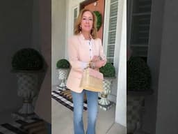 Sometimes you just don’t want to tuck. Here is 1 top styled 3 ways with no tucking. #howtostyle