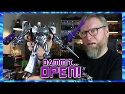 Dammit, Open: The Pointiest Baddie! Transformers unboxing and giveaway! 💥