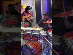 Drum 🥁 & bass 🎸 groove