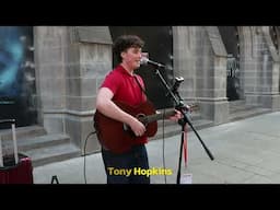 "Tony Hopkins Turns the Street into a Stage – Breathtaking ‘Stay’ Cover Live in Ireland